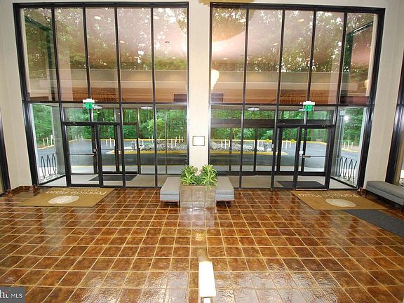 3rd image of 9039 Sligo Creek Pkwy APT 716