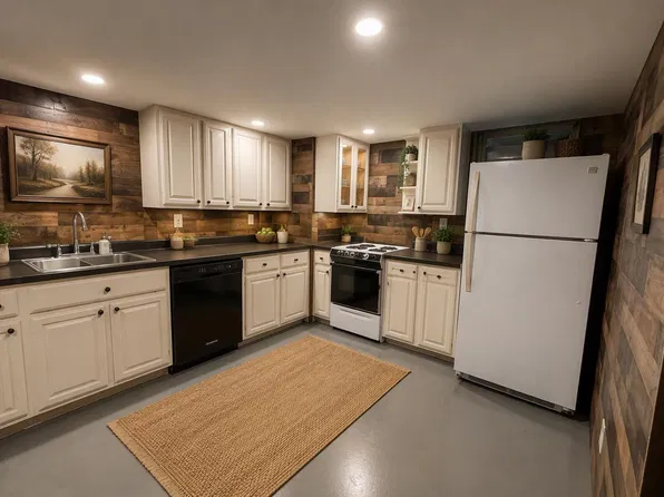 2123 Diamond Ln, Mound, MN 55364