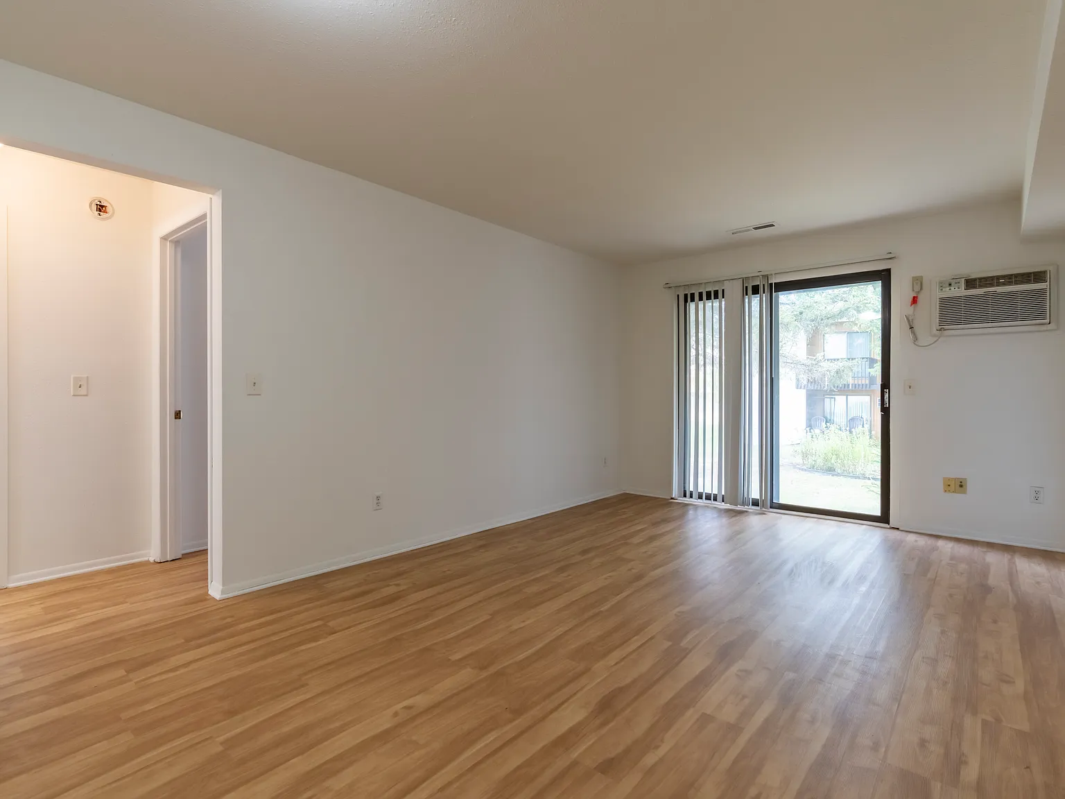 Knob Pines Apartments — Photo 2