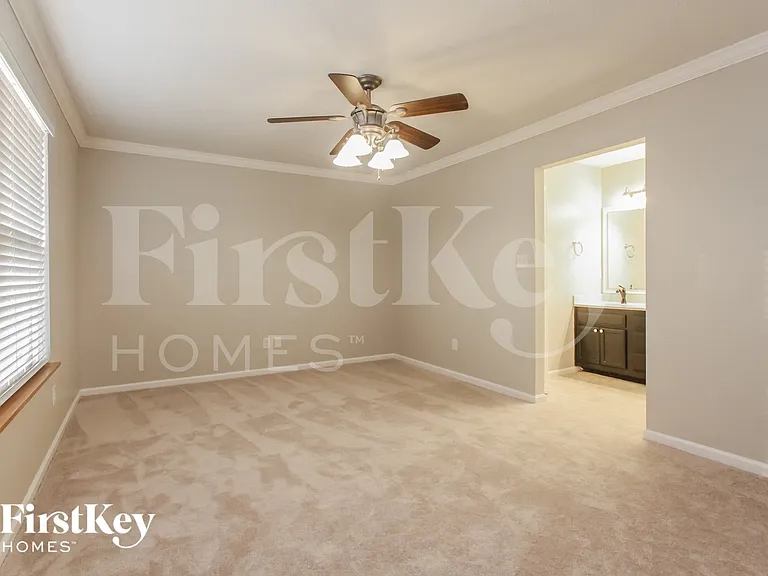 592 Hannah Pl — Photo 7