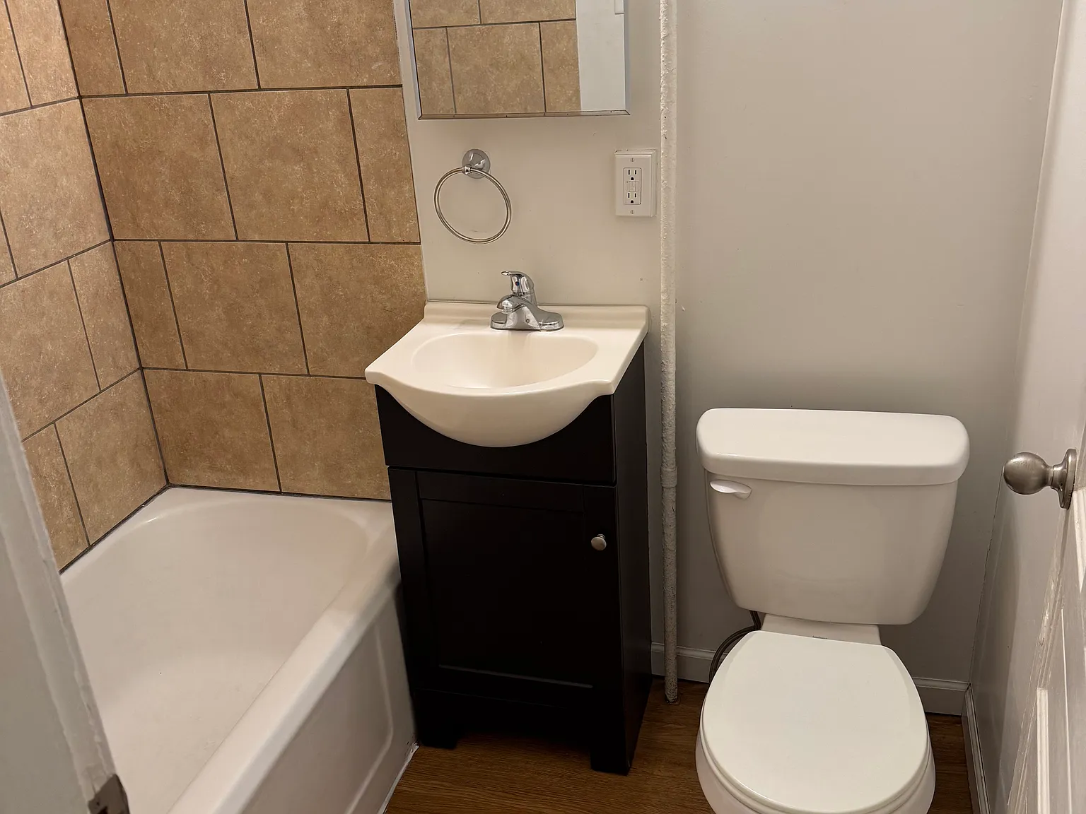 338 W Philadelphia St — Photo 2