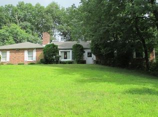 30 Pecan Ln, Oak Ridge, NJ 07438