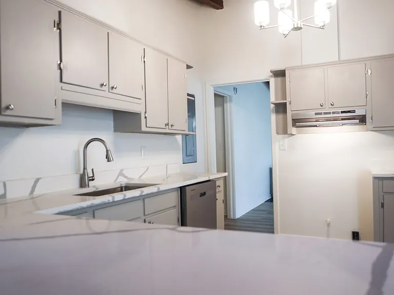 3023 Colonial Dr — Photo 3