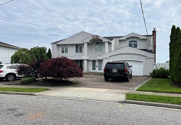1st image of 33 Anchor Dr