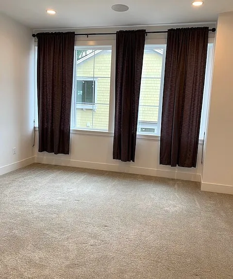 901 W McGraw St — Photo 13