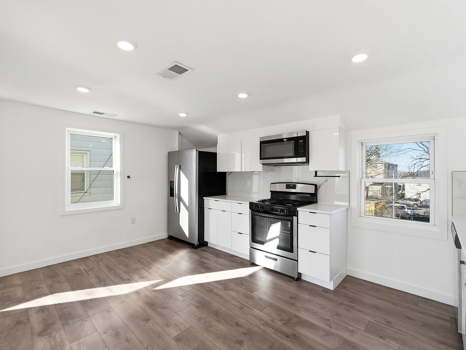 2 bed, $2,500 — Photo 3