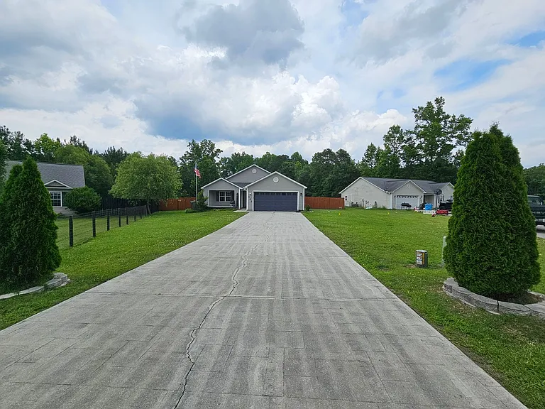 307 Big Tree Ln — Photo 2