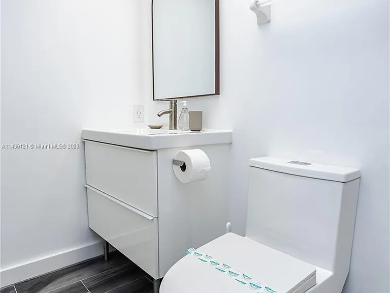 500 N Francisco St #234 — Photo 8