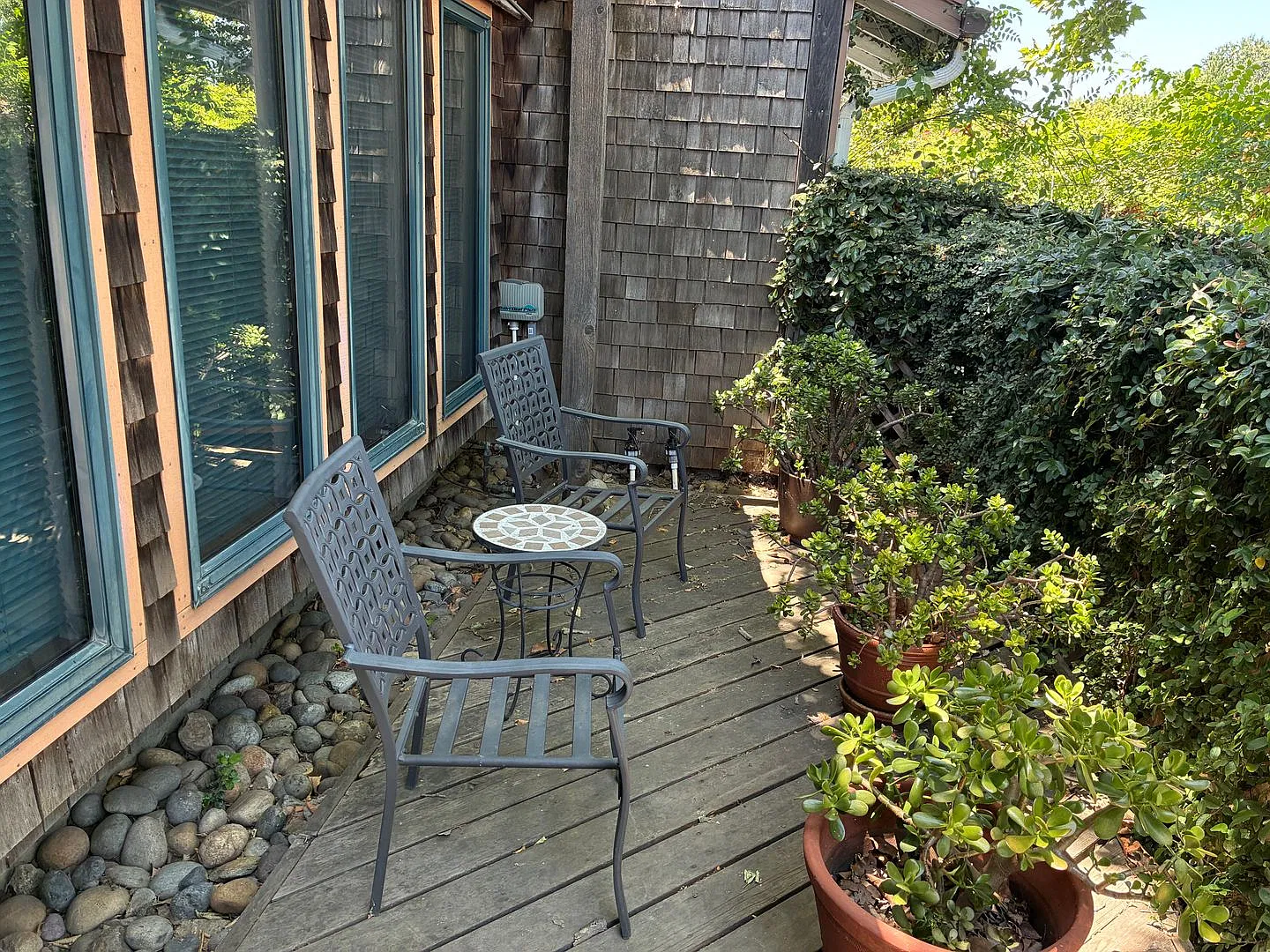 Gorgeous North Davis 3 Bedroom Home Available September! — Photo 3