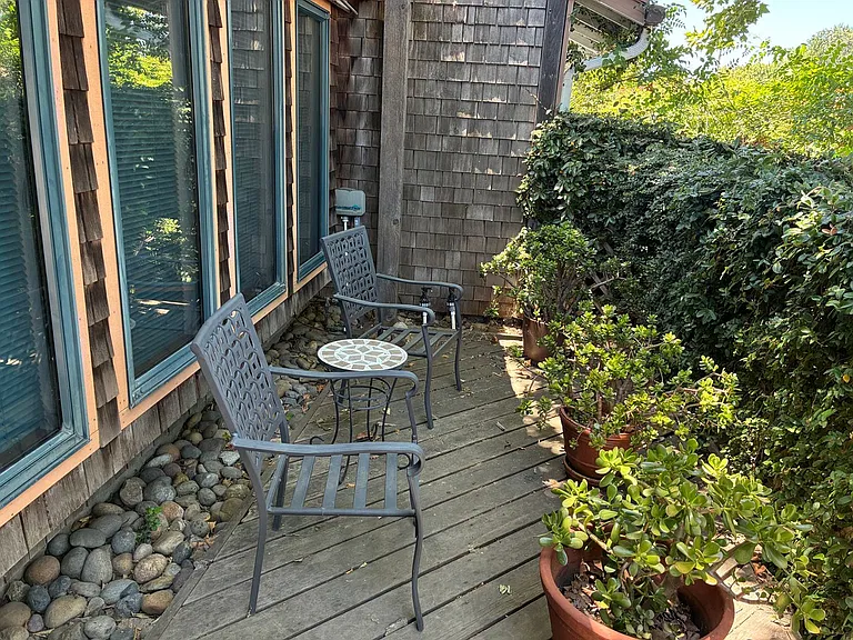 2125 Bueno Dr — Photo 3