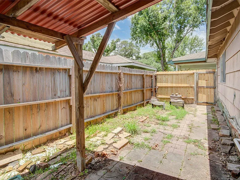 8565 Ridgepoint Dr — Photo 38