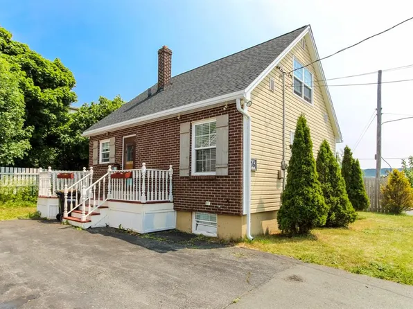 16 McNaughton Drive, St. Johns, NL A1A2E3