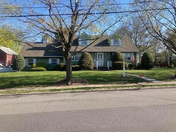 81 Colorado Rd, Paramus, NJ 07652