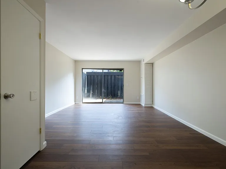 235 Keowee Trl — Photo 10