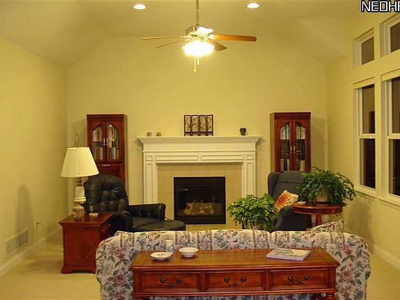 5th image of 3033 Bickleigh Ave