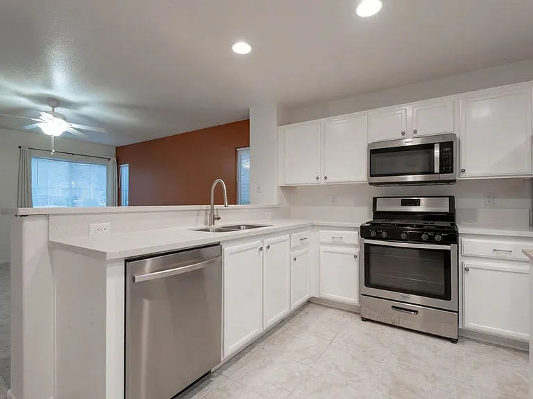 10380 Commanche Moon Ave — Photo 7