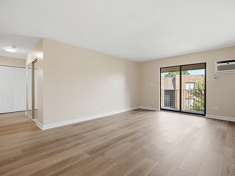 3511 N Central Rd #302 — Photo 6
