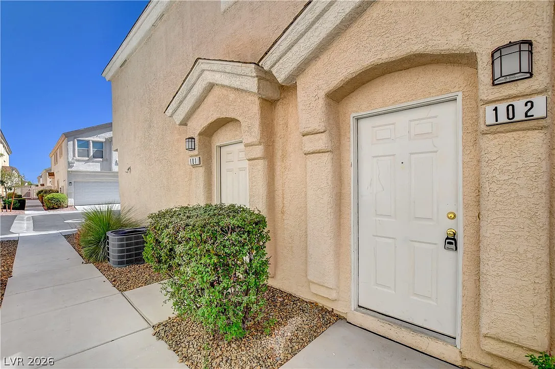2 bed, 2.5 bath, 1167 sqft, $1,600 — Photo 4