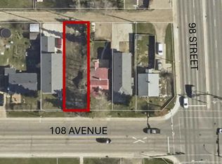 9810 108th Ave, Grande Prairie, AB T8V1N6