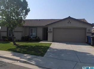 1027 W Minaret Pl, Hanford, CA 93230