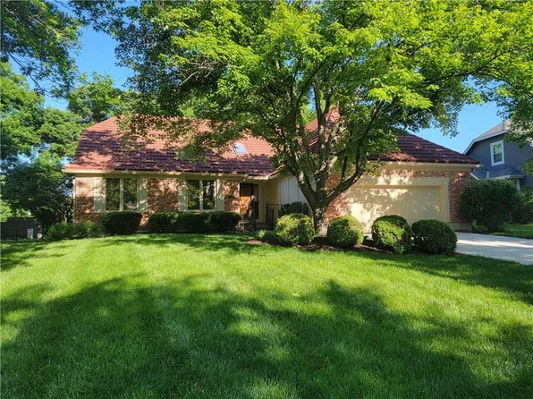 12216 Juniper St, Overland Park, KS 66209