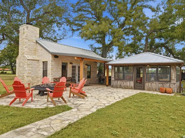 809 RiverTree Road, Leakey, TX 78873