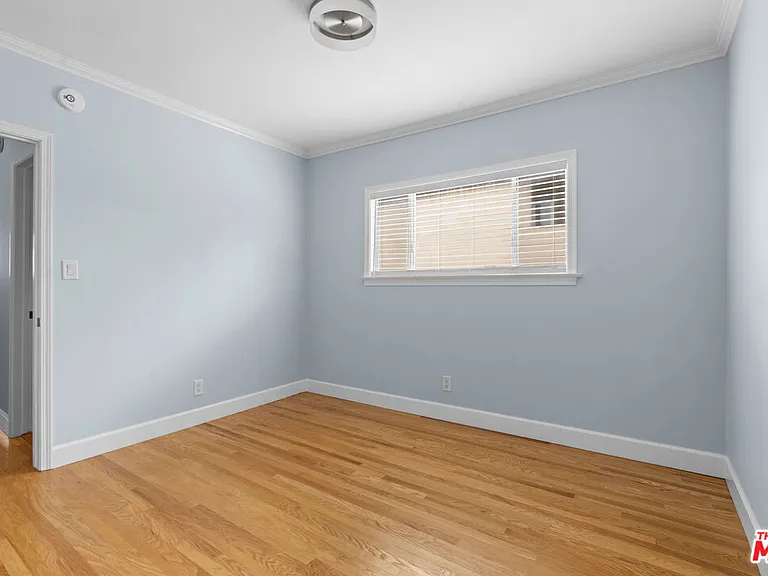 2435 3rd St #10 — Photo 18