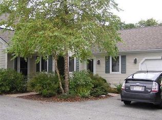 7 Rolling Green Ln #7, Mashpee, MA 02649