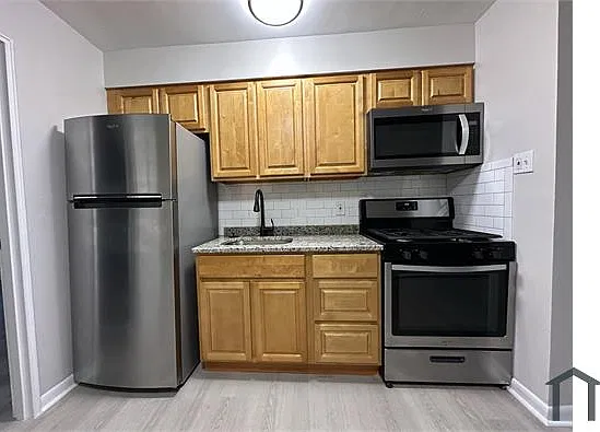 1 bed, 800 sqft, $1,350 — Photo 4