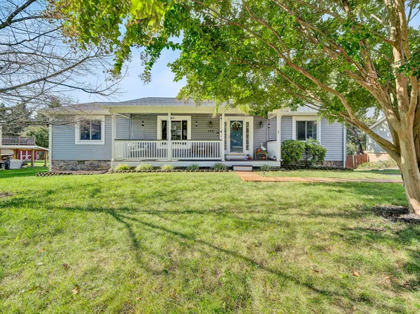146 Spring Grove Dr, Vinton, VA 24179