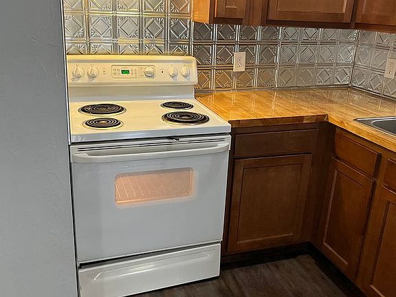 2nd image of 6137 NW 26th St