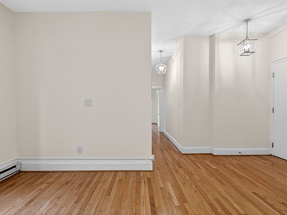 4th image of 2010 Kalorama Rd NW APT 206