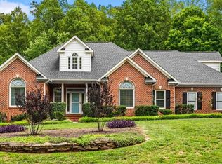 1912 Ridge Oaks Ct, Oak Ridge, NC 27310