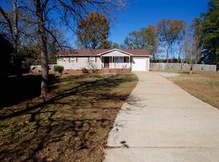 918 Old Wagon Rd, Boiling Springs, SC 29316