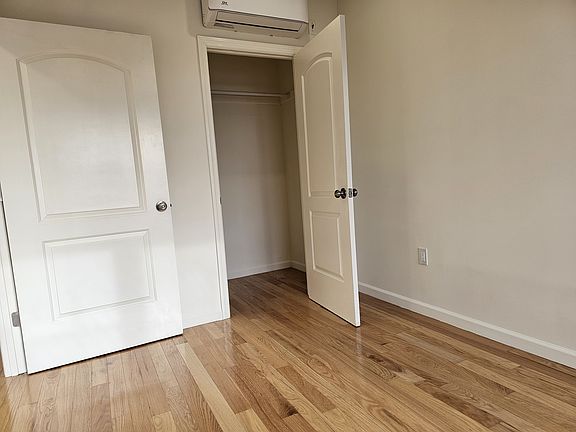 4th image of 2828 W 17th St