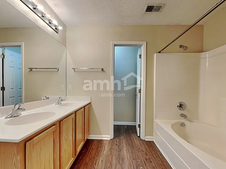 183 Stoney Xing — Photo 10