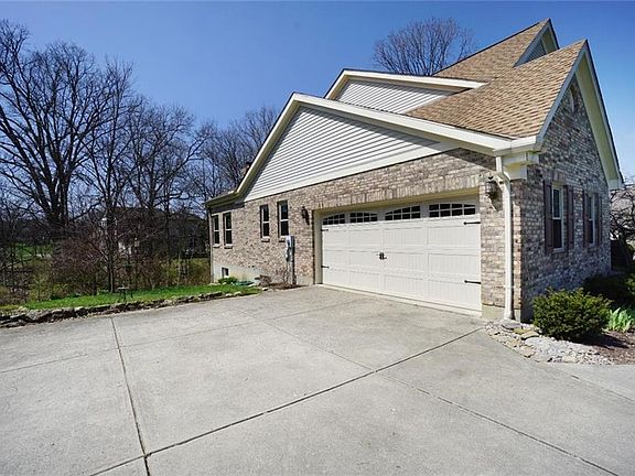 2nd image of 5320 Hidden Creek Cir