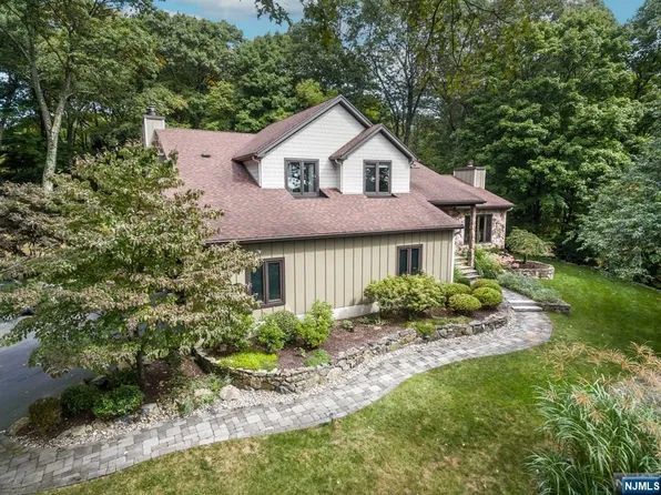 41 Highland Dr, Butler, NJ 07405