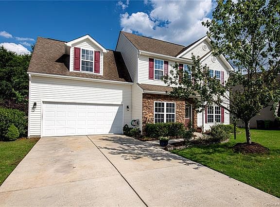 4th image of 15239 Edgewater Forest Ln