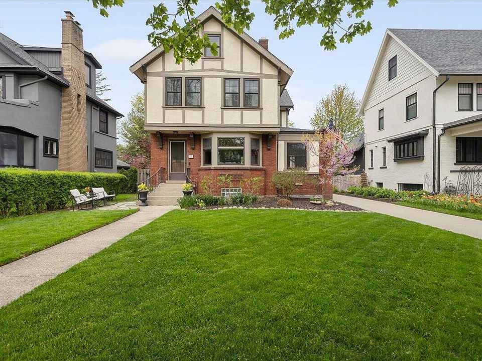 1st image of 533 Gladstone Dr SE