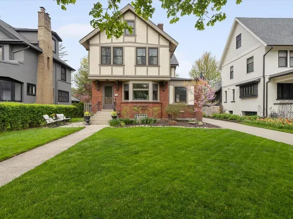 533 Gladstone Dr SE, Grand Rapids, MI 49506