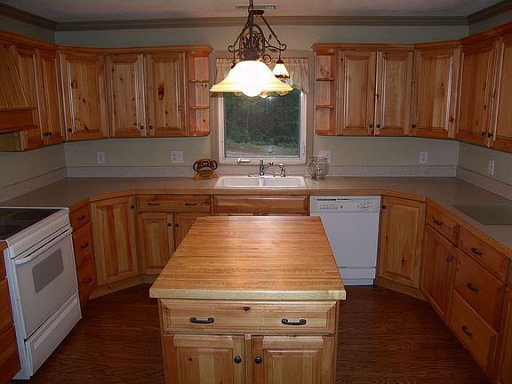 Spacious and updated kitchen!