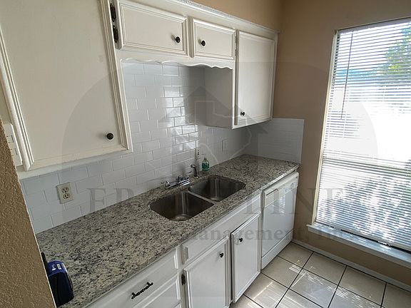 5th image of 2730 Westchester Dr