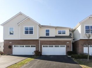 2340 N Brett Ln, Palatine, IL 60074