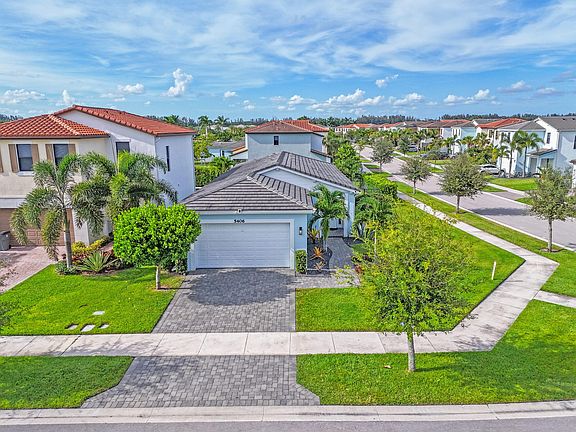 2nd image of 5406 Starfish Road