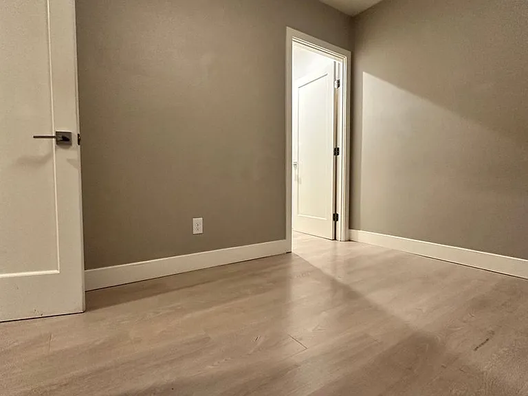 1131 Warren St & 1524 Willow - 1534 Willow #D — Photo 17