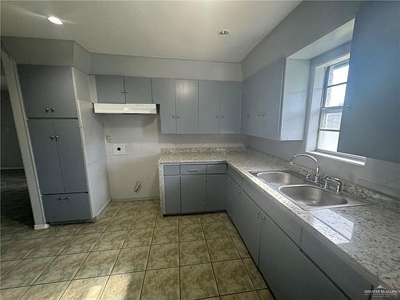 3rd image of 1011 S 17th Ave