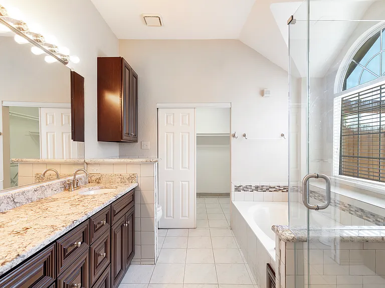 6912 Harvey Ln — Photo 13
