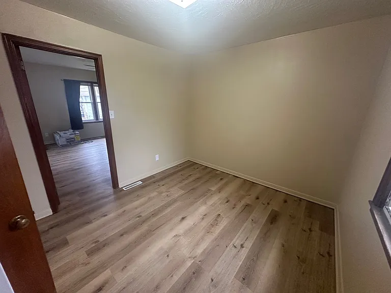 1519 Douglas Ave — Photo 8