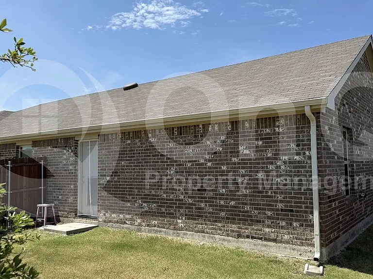 915 Presleigh Dr — Photo 21